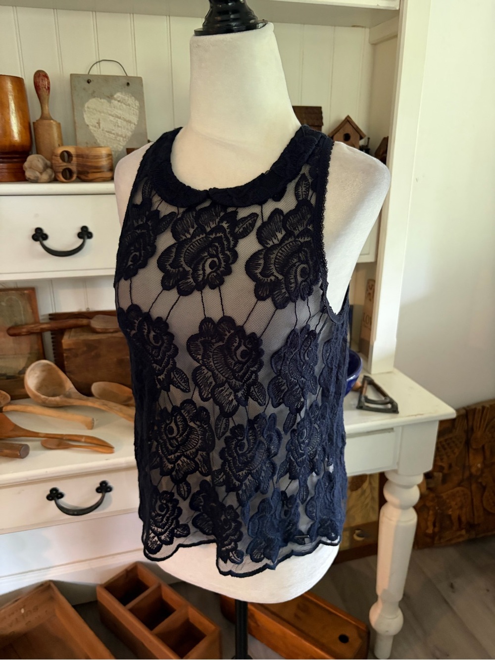 Abercrombie & Fitch Women’s Navy Lace Sleeveless Shell Top